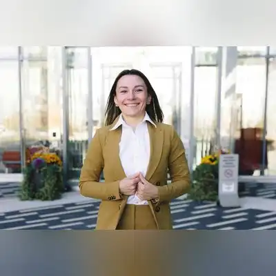 任洁